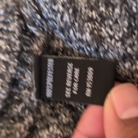 Philomena Petti| Black and White Long Sleeved Polyester - Picture 8 of 10